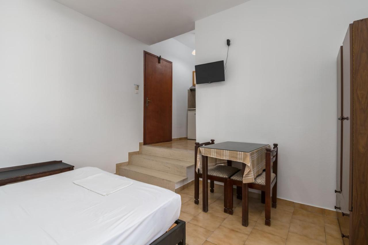 Tilemachos Rooms & Studios Адамас Экстерьер фото